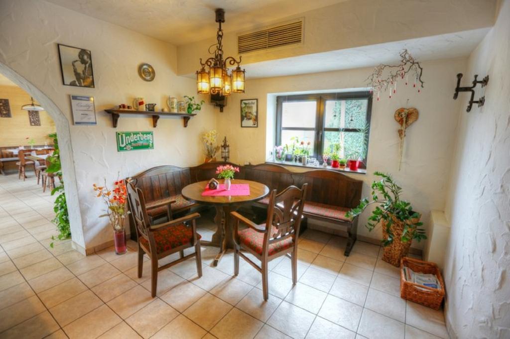 Pension & Gasthaus Kahren Exteriör bild
